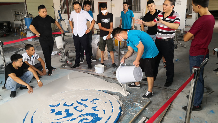 無機(jī)磨石白色攤鋪