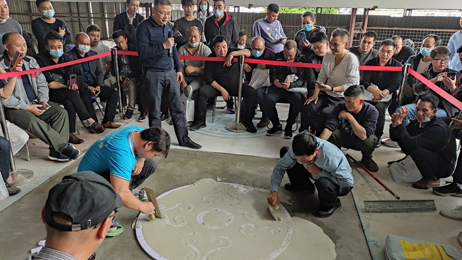 學(xué)員實(shí)操練習(xí)無機(jī)磨石攤鋪 學(xué)員實(shí)操練習(xí)無機(jī)磨石攤鋪