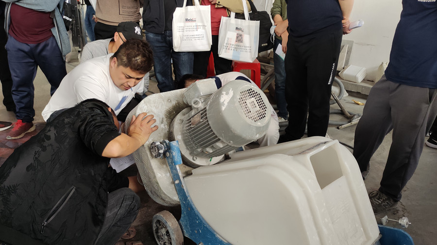 學(xué)員更換磨片 學(xué)員更換磨片