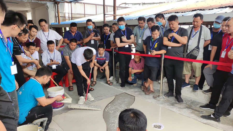 學(xué)員動(dòng)手?jǐn)備?/><br/></td></tr><tr><td valign= 學(xué)員動(dòng)手?jǐn)備? width=