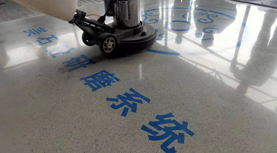 新型無(wú)機(jī)磨石拋光后的鏡面效果 新型無(wú)機(jī)磨石拋光后的鏡面效果