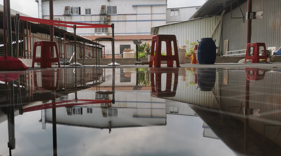 拋光后的紅磚呈鏡面效果 拋光后的紅磚呈鏡面效果