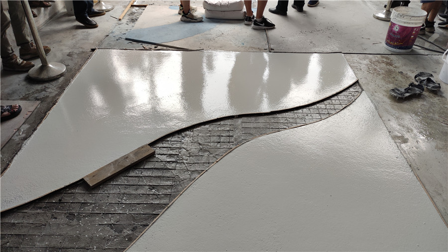 攤鋪好的無機(jī)磨石樣板 攤鋪好的無機(jī)磨石樣板