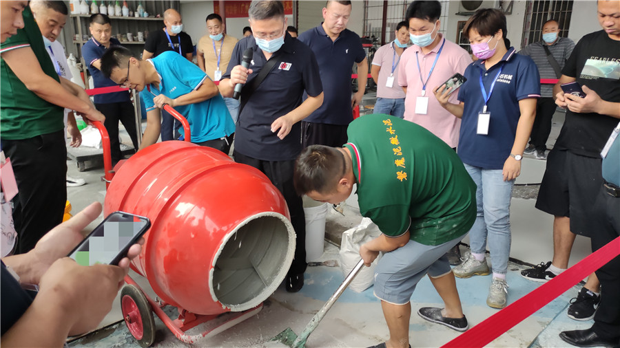 納米水磨石實(shí)操現(xiàn)場(chǎng) 納米水磨石實(shí)操現(xiàn)場(chǎng)