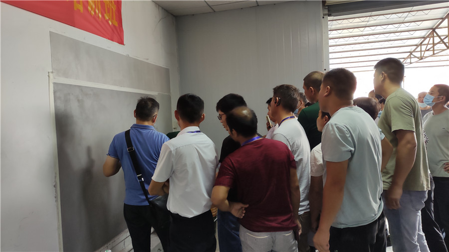 澳恒楊總講解微水泥批刮要點(diǎn) 澳恒楊總講解微水泥批刮要點(diǎn)