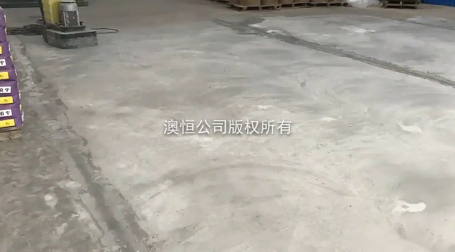 910快速修補(bǔ)自流平水泥批刮后的效果 910快速修補(bǔ)自流平水泥批刮后的效果