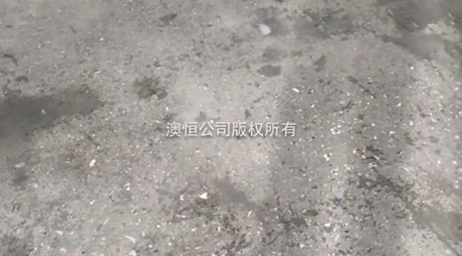 最終獲得可承重50噸、平整、堅(jiān)硬、耐磨、不起塵的理想地面 最終獲得可承重50噸、平整、堅(jiān)硬、耐磨、不起塵的理想地面