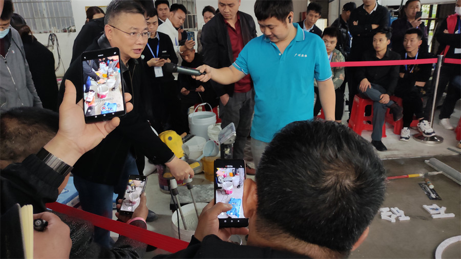 無機(jī)磨石培訓(xùn)現(xiàn)場(chǎng) 無機(jī)磨石培訓(xùn)現(xiàn)場(chǎng)