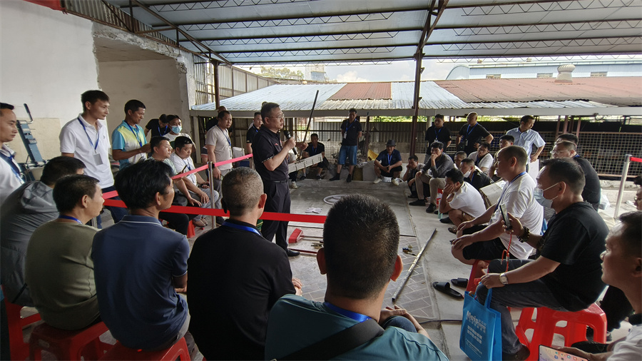 無機(jī)磨石實(shí)操現(xiàn)場(chǎng) 無機(jī)磨石實(shí)操現(xiàn)場(chǎng)