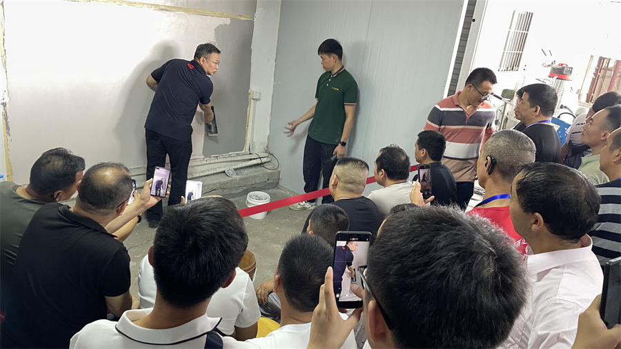 微水泥實(shí)操現(xiàn)場(chǎng) 微水泥實(shí)操現(xiàn)場(chǎng)