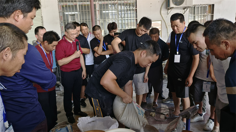 無機磨石實操現(xiàn)場 無機磨石實操現(xiàn)場