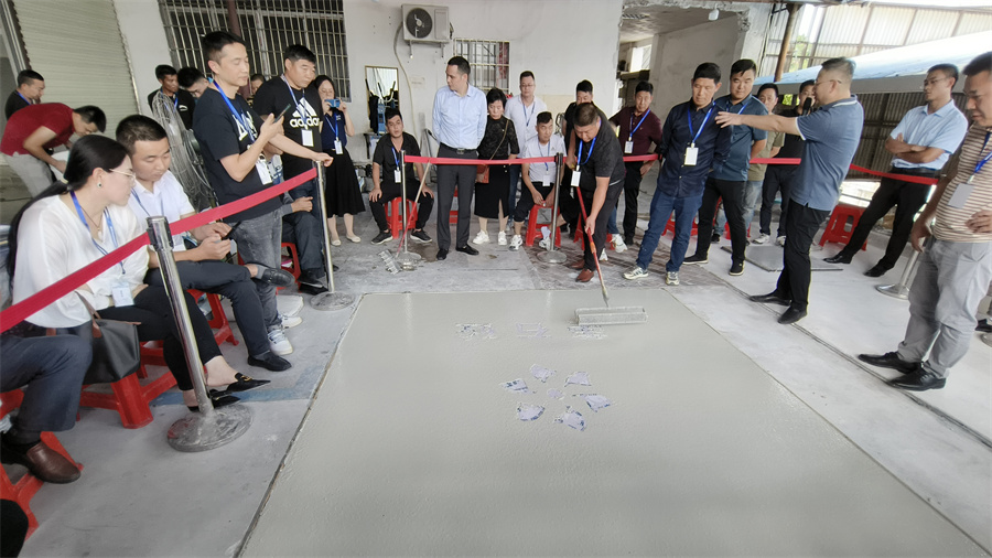 學(xué)員動(dòng)手?jǐn)備? alt=