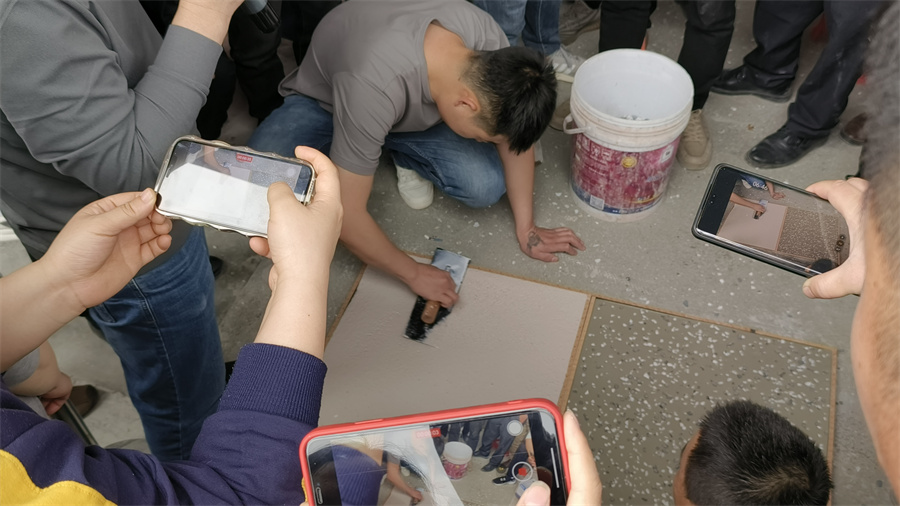 水性環(huán)氧無(wú)機(jī)磨石攤鋪