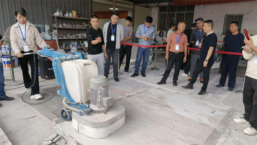 學(xué)員研磨實操